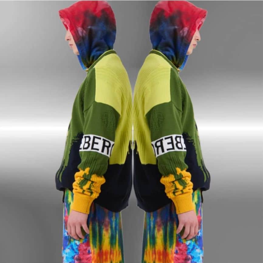 アイスバーグのインスタグラム：「Double take. Discover ICEBERG Spring Summer 2023 collection made of technicolor pieces.  www.iceberg.com  #iceberg1974 #iceberg #ss23 #technicolor」