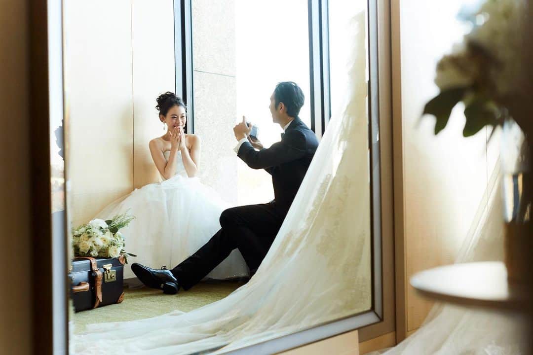 東京會舘本舘ウエディングさんのインスタグラム写真 - (東京會舘本舘ウエディングInstagram)「@tokyokaikan_wedding .——————————. * 花嫁さま専用のお支度室。 結婚式までのご新郎さまとの時間を ゆったりとお過ごしいただけます。 * ——————————. #東京會舘 #tokyo #関東花嫁 #weddingdress #東京花嫁 #wedding #dress #ウェディングドレス #プレ花嫁 #卒花 #結婚式場 #日本中のプレ花嫁さんと繋がりたい #結婚式準備 #ウェディングレポ #ブライダルフェア #チャペル #結婚式 #パーティ #披露宴 #weddingparty #結婚式場探し #大正ロマン #ウェディング #式場探し #式場見学 #ウェディング #会場コーディネート #おもてなし婚 #ブライズルーム #ウェディングフォト」4月22日 17時38分 - tokyokaikan_wedding
