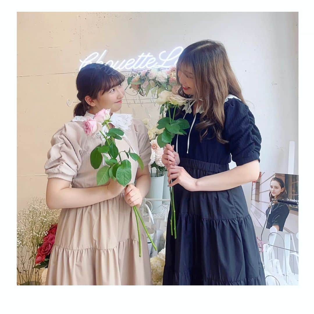 のインスタグラム：「✩.*˚ かなかなさんのブランド、シュエラテの夏の展示会にりささんとおじゃまして参りました〜！！！ 今季もお洋服がめっちゃくちゃ可愛くてときめいちゃった😍✨ そして、かなかなさんが今日も今日とて、優しくて可愛かったです。。。とても癒されました🙏✨ #Chouettelatte #シュエラテ」