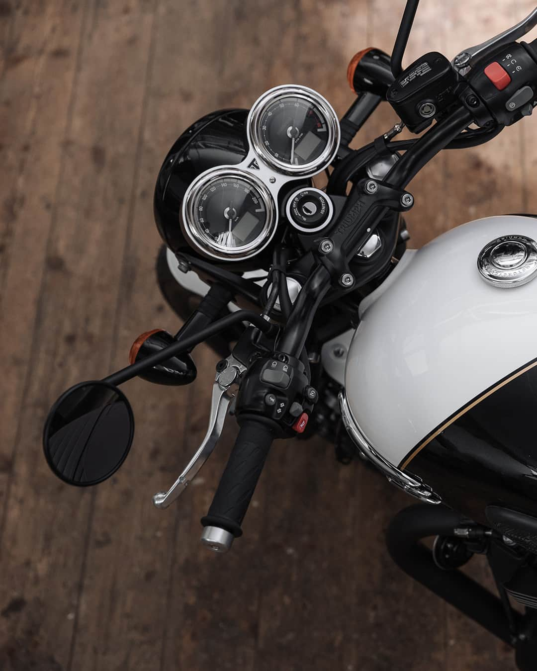 Triumph Motorcycles Japanさんのインスタグラム写真 - (Triumph Motorcycles JapanInstagram)「「DGR リミテッド エディション」は全世界でわずか250台限定の特別なモデルです。⁣ ⁣ 各バイクには、バイクの車体番号とDGR限定エディションナンバーが記載されたコレクターズエディションの証明書が付属します。⁣ ⁣ #GentlemansRide #DGR2023 #ForTheRide #トライアンフ #TriumphMotorcycles」4月22日 18時00分 - triumph_motorcycles_japan