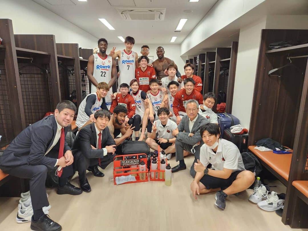 宇都直輝のインスタグラム：「2022-23  応援ありがとうございました🥰  🦌❤️‍🔥🐆」