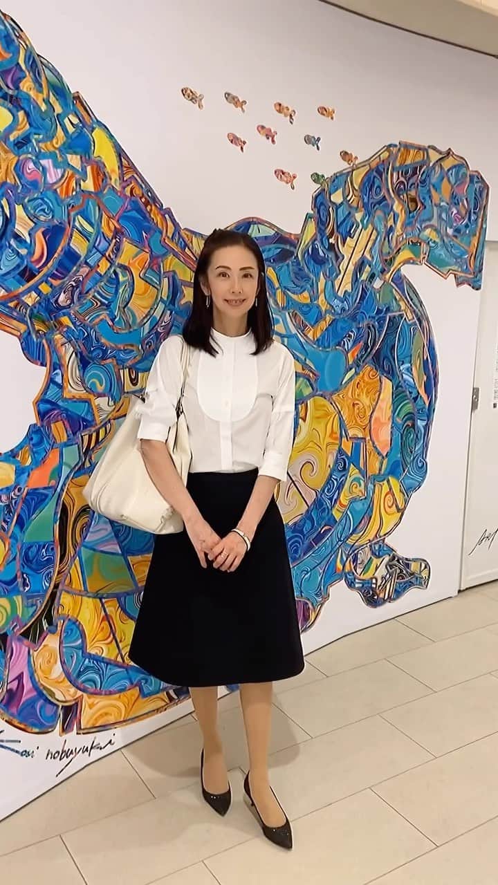 田村翔子のインスタグラム：「打ち合わせと打ち合わせの間、ちょっと買い物やランチを楽しみました😊  #ライフスタイル#lifestyle#春コーデ#お仕事コーデ#田村翔子」