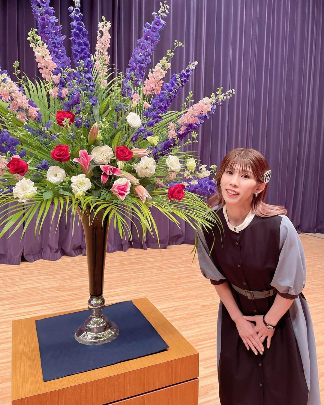 吉田沙保里さんのインスタグラム写真 - (吉田沙保里Instagram)「今日は福岡で講演会のお仕事でした😊  わたしをイメージしたお花を 用意していただき こんなにも素敵に仕上げてくださり 本当にありがとうございました 💐‪‪♡  たくさんの方にお会いできて 私の話を聞いていただき とても嬉しかったです😆🙏  ありがとうございました🙇🏻‍♀️  #素敵なお花 #感謝」4月22日 18時16分 - saori___yoshida