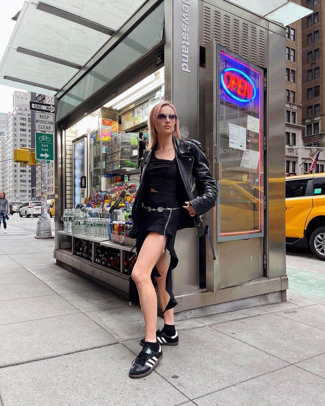 Juliett K.さんのインスタグラム写真 - (Juliett K.Instagram)「#lastpic #NYC #maffashioninnyc 🗽👋🏼💫 #maffashionlooks #streetstyle」4月22日 18時20分 - maffashion_official