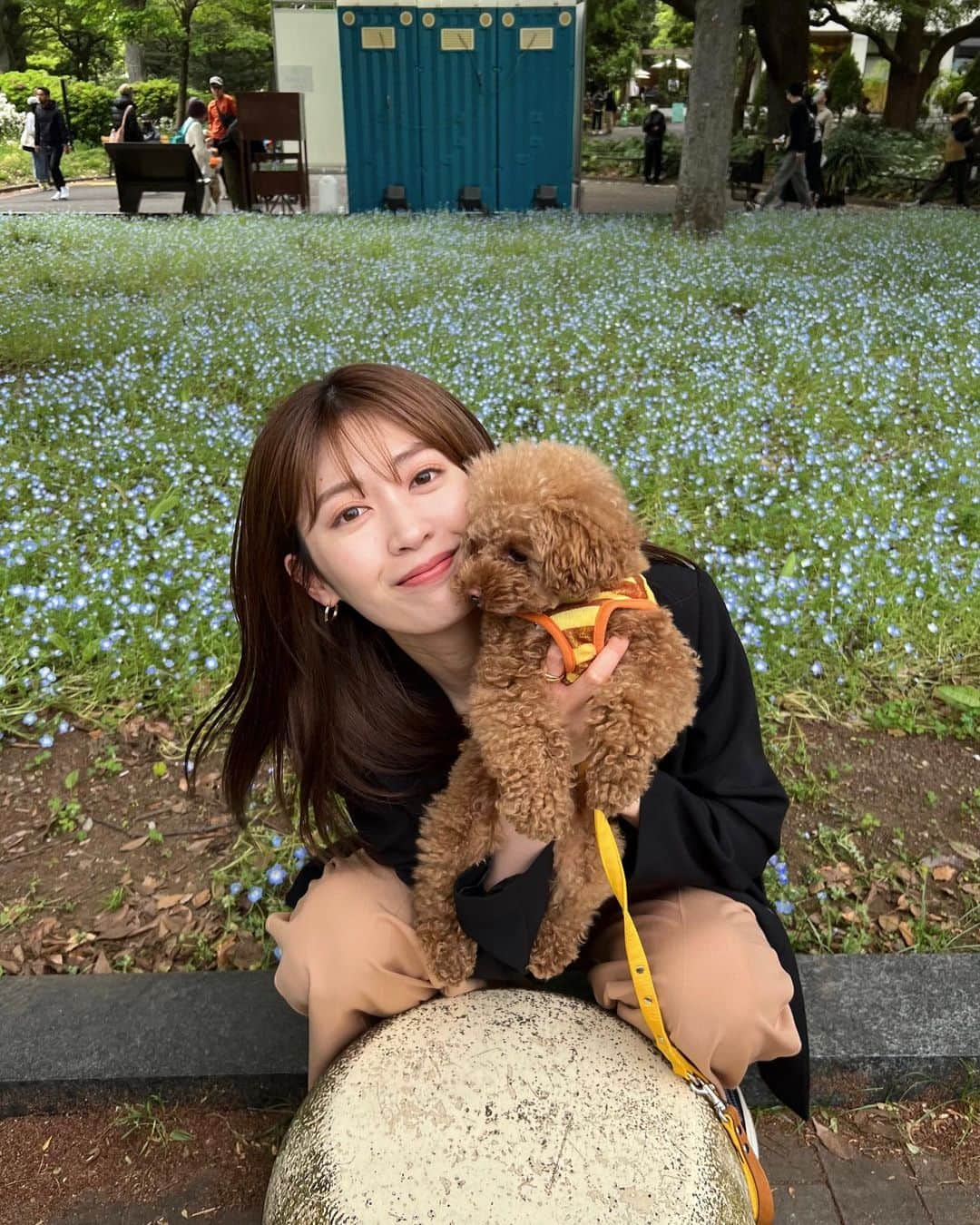 榊原美紅さんのインスタグラム写真 - (榊原美紅Instagram)「. 妹とつくねと日比谷公園行ってきた🐶 つくが嬉しそうで可愛すぎた。 一緒にいっぱい走った〜🐾」4月22日 18時24分 - miku_sakakibara