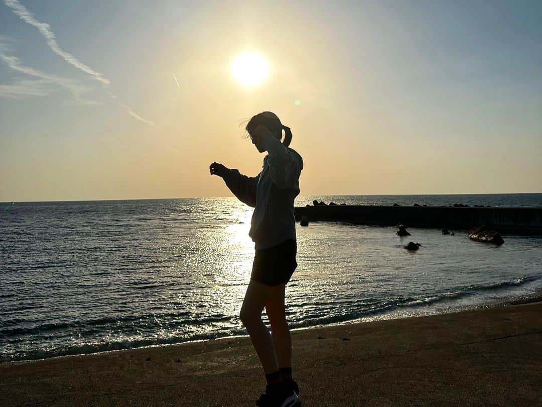 神野友亜さんのインスタグラム写真 - (神野友亜Instagram)「🌎  "生きているだけで贅沢" と思わせてくれる地球。  出会ってくれた皆さまが 今日も笑顔でありますように❕」4月22日 18時37分 - yua_sard