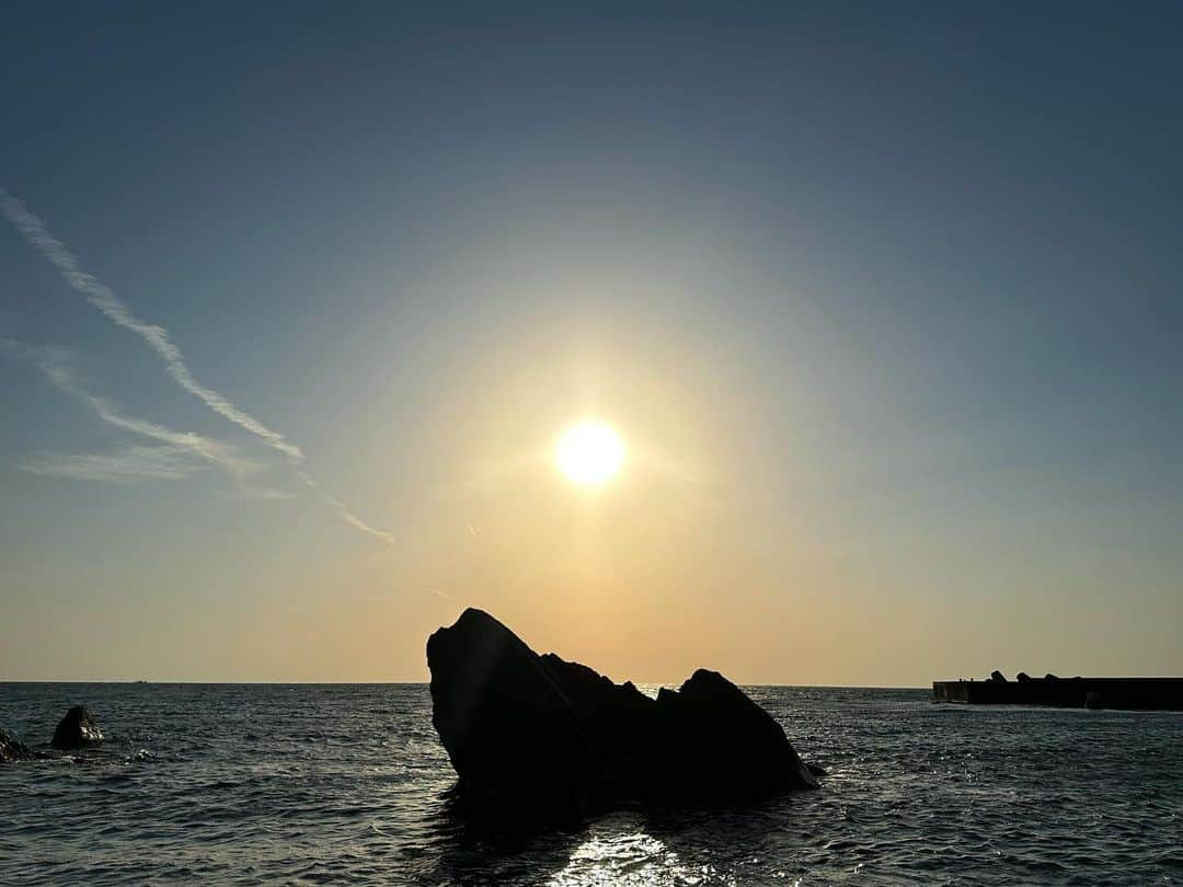 神野友亜さんのインスタグラム写真 - (神野友亜Instagram)「🌎  "生きているだけで贅沢" と思わせてくれる地球。  出会ってくれた皆さまが 今日も笑顔でありますように❕」4月22日 18時37分 - yua_sard