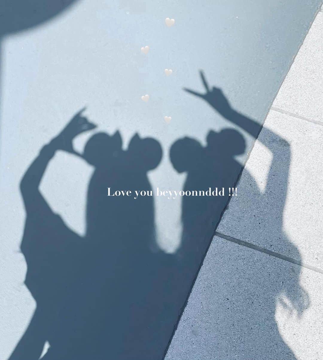 のインスタグラム：「みわとDisney🐭💘💗  いっぱい食べて歩いて満足な一日 天気も最高でたのしかったネ🫶🏻🫶🏻  カチューシャ可愛く撮れなかったw  #loveyourself  #tds #ディズニーランド」