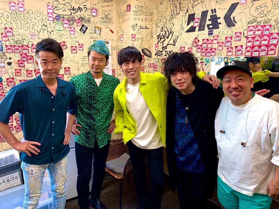 寺岡呼人のインスタグラム：「#寺岡呼人 ソロ30周年TOUR ～馴染みの店～ ⁡ 初日の大阪公演終わりました。 来てくれた皆さん、ありがとうございました！ ⁡ 久々のソロライブでペース掴めませんでしたが、凄く盛り上って楽しかった！ ⁡ 東京公演も宜しくお願い致します。 ⁡ ⁡ 4月28日（金）東京・新宿ReNY  ⁡ ⁡ イープラス https://eplus.jp/yohito/ チケットぴあ　URL：https://w.pia.jp/t/yohitoteraoka/ ローソンチケット　URL：https://l-tike.com/yohito/」