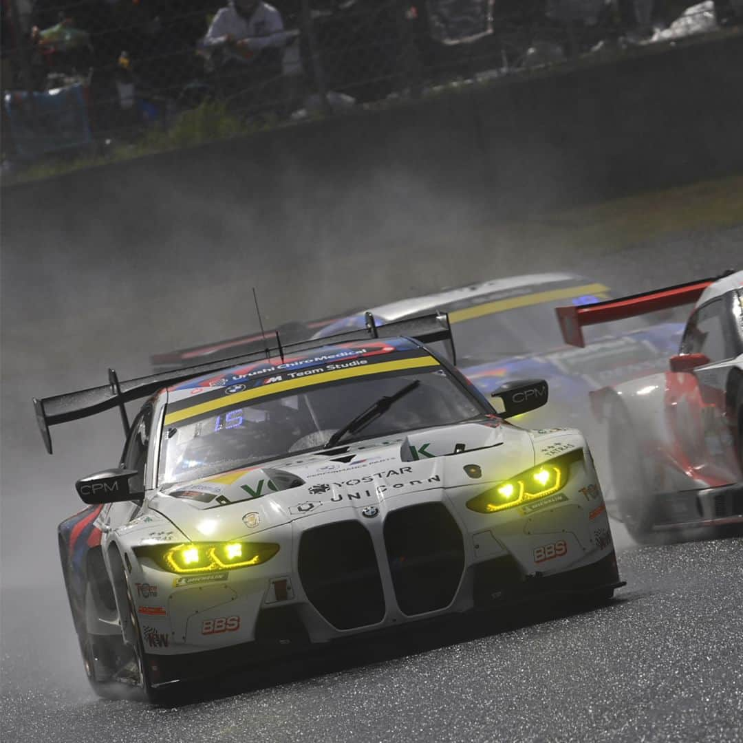 BMW Japanさんのインスタグラム写真 - (BMW JapanInstagram)「AUTOBACS SUPER GT 2023 SERIES Round1 OKAYAMA GT 300km RACE 2023/4/15-16  4/16に岡山国際サーキットで迎えたRound1決勝レース。  StudieBMW M4にはBruno Spengler選手が乗り込み、スタート直後から激しいバトルを展開しました。予選、決勝ともに雨の影響を大きく受けるレースとなった今回。大荒れとなった開幕戦の行方は？  気になる結果は@bmwjapan アカウントトップのURLからチェック。  #BMW #BMWjapan #駆けぬける歓び #BMWM #SuperGT #TeamStudie #BMWTeamStudie #BMWmotorsport #SupergGTcameraclub  #BMWM4GT3 #荒聖治 #柳田真孝 #brunospengler  #岡山国際サーキット #岡山国際」4月22日 19時00分 - bmwjapan