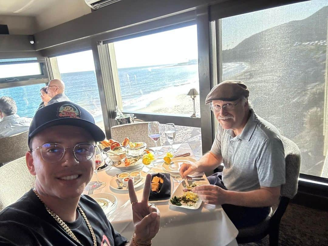 ロジックさんのインスタグラム写真 - (ロジックInstagram)「I finally had the honor of taking Garry out to dinner! Haha」4月23日 0時31分 - logic