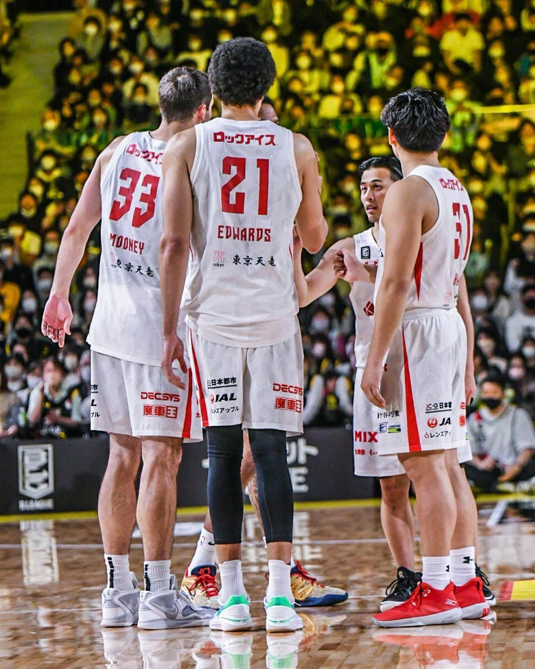 千葉ジェッツさんのインスタグラム写真 - (千葉ジェッツInstagram)「試合風景|ω･)📸  B.LEAGUE2022-23 vs.群馬  千葉J 80-78 群馬  #逆転勝利 #タフゲーム #8連勝 #明日も頑張ろう✊ #オプアリ #chibajets #Bリーグ #千葉ジェッツ #バスケ #basketball #bleague #portrait  #photograph #ジェッツ写真部 #レンズ越しの世界 #応炎🔥 #ありがとうございました✨」4月22日 19時40分 - chibajets_official