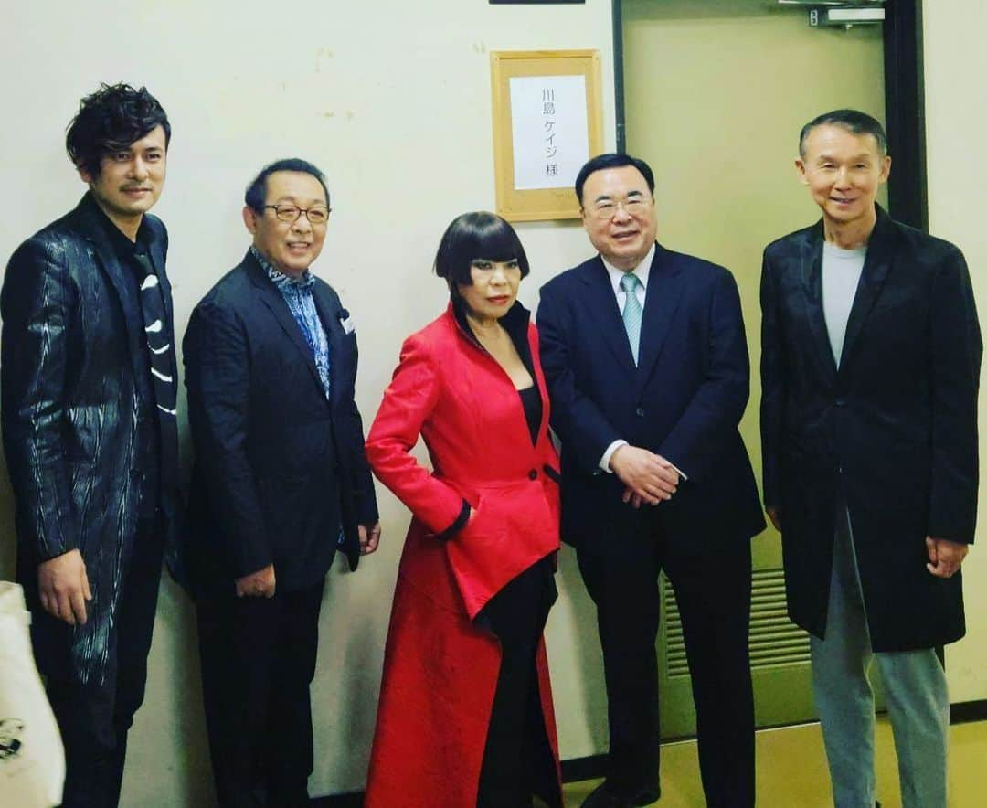 川島ケイジさんのインスタグラム写真 - (川島ケイジInstagram)「夢のような時間でした お越し頂いた皆さん本当にありがとうございました  和歌山の文化の新たな夜明けです  #岸本周平　さん #コシノジュンコ　さん #さだまさし　さん #澤和樹　さん #川島ケイジ #紀南文化会館大ホール」4月22日 19時36分 - keijikaleidoscope