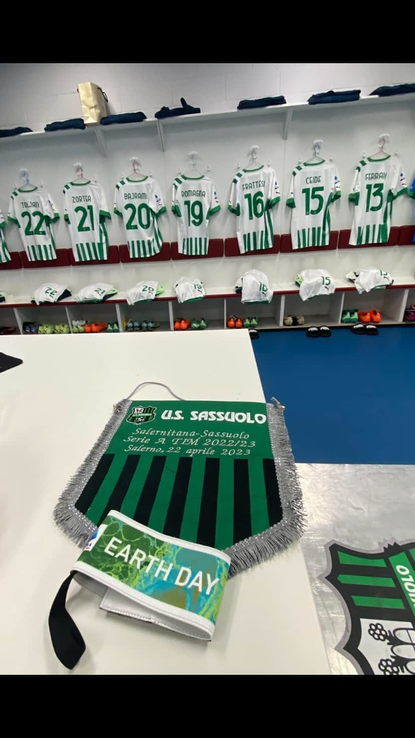 USサッスオーロ・カルチョのインスタグラム：「MATCH DAY 🔥  ⚽️ #SalernitanaSassuolo 🏆 #SerieATIM ⏰ Ore 15.00 🏟️ Arechi 📺 @dazn_it   #ForzaSasol 🖤💚」