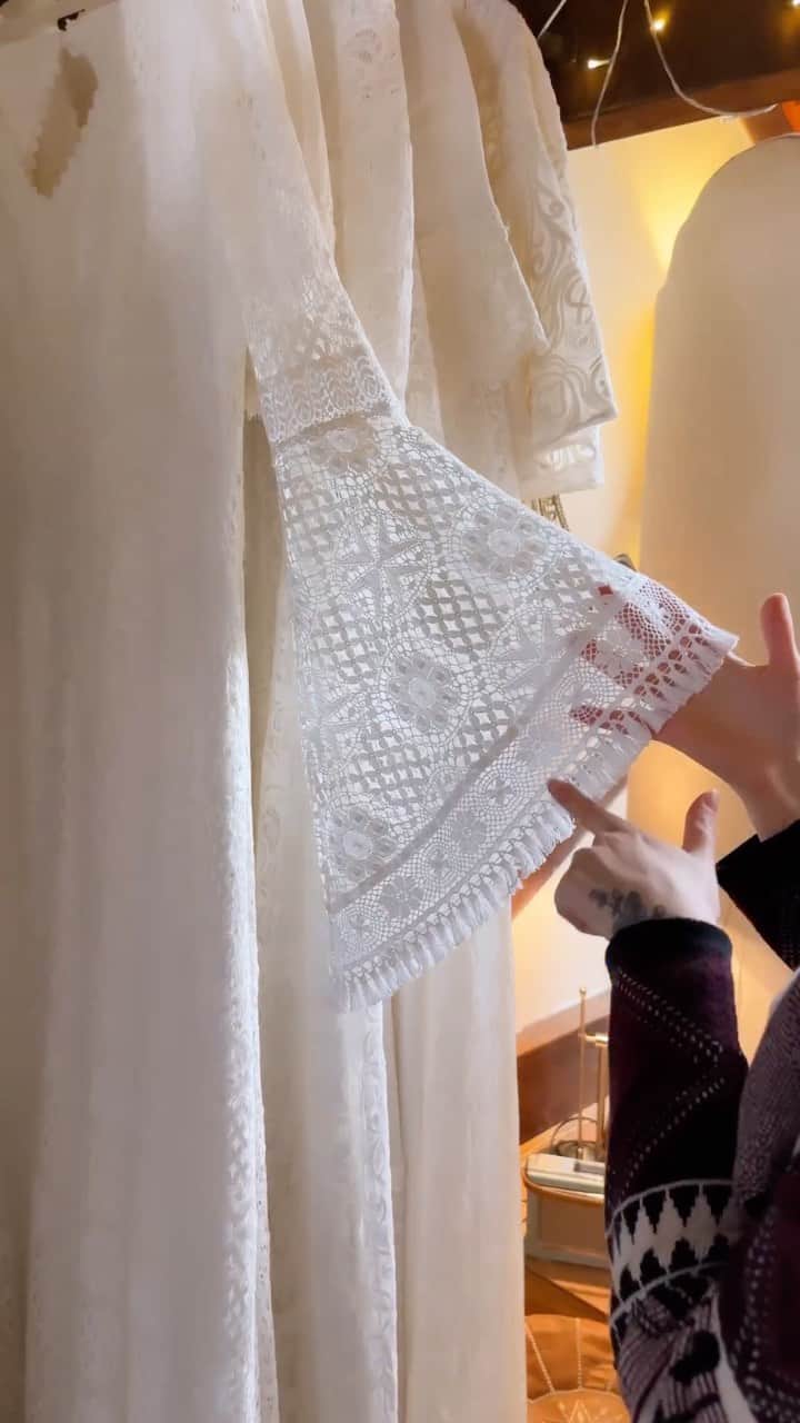 ミナのインスタグラム：「Indiebride London’s home is located in a beautiful art nouveau church in South London, just 5 minutes walk from the Oval underground station. We have created a very intimate, peaceful and private oasis full of lace and silk to welcome all our brides. Your appointment is definitely an experience you haven’t had before and won’t have again!  During your appointment you will be assisted by Miina herself, who will help you to find a dress that suits your body type and the style of your wedding. You can also discuss options to create your dream dress by changing an existing style or design your own.  #IndiebrideLondon #WeddingDressInspo #SustainableWeddingDresses #BohemianWeddingDress」