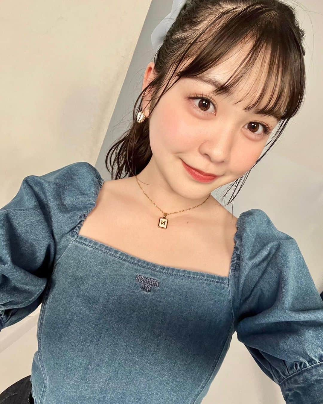 佐藤菜月海さんのインスタグラム写真 - (佐藤菜月海Instagram)「. ニコラ5月号 「Uni9 Generation 始動!!」のオフショット💙✨  私たち新高1の学年名は 「ユニークジェネレーション」略して「ユニジェネ」です!!  9人揃った迫力と、個性溢れる素敵なページになっているので是非チェックして下さい🤍  これからユニジェネの9人でニコラをどんどん盛り上げ、頑張っていきますのでよろしくお願いします🫶🏻  #ニコラ#ニコモ#nicola#ニコラ5月号発売中#Uni9 Generation  #ユニークジェネレーション#ユニジェネ#佐藤菜月海#07#FJK #スターダストプロモーション」4月22日 19時54分 - natsumi_sato814official