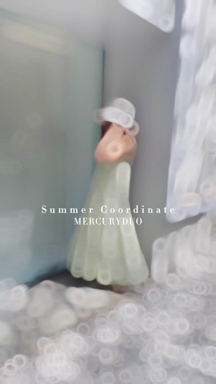 MERCURYDUOのインスタグラム：「【✨新作･予約商品がお得✨】 4/21~4/25までの5日間 予約アイテムがポイント10倍+送料無料🚚 併せて 4/22~4/27までの6日間 対象の予約･新作アイテムが10％OFF✨ . . 気温も高くなってきて そろそろ春夏物が欲しくなるよね🥹❤️  確実GETが出来てお得なこの期間に ぜひぜひチェックしてみてね🫶❤️ . リールで着てるアイテムも 期間中だとポイント10倍(実質10％OFF✨)だよ🥰 . . おすすめアイテムは @mercuryduo_momoko  Topのハイライトにまとめてるのでそちらをチェック😊🫧 . . #MERCURYDUO #マーキュリーデュオ #マーキュリー #春コーデ #春ワンピース #夏コーデ #夏ワンピース #デートコーデ #リゾートコーデ #お出かけコーデ #大人かわいい #大人女子 #高身長女子 #高身長女子コーデ #165cmコーデ #骨格ナチュラル #ブルベ夏」