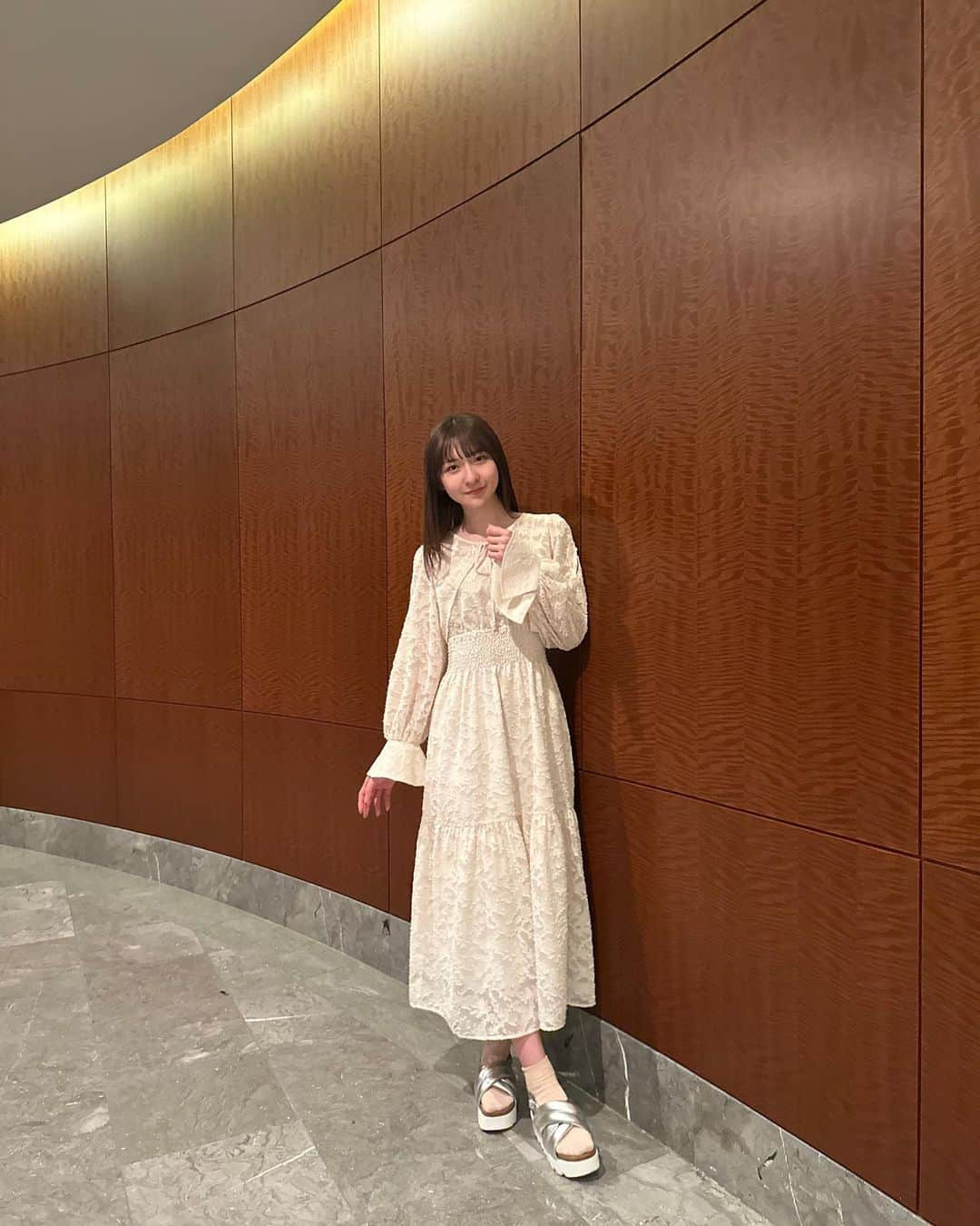 横山莉華さんのインスタグラム写真 - (横山莉華Instagram)「ガーリーなお洋服の日でした➰🩰🤍  onepiece: No°3 NICE CRAP」4月22日 20時07分 - linka_yokoyama927