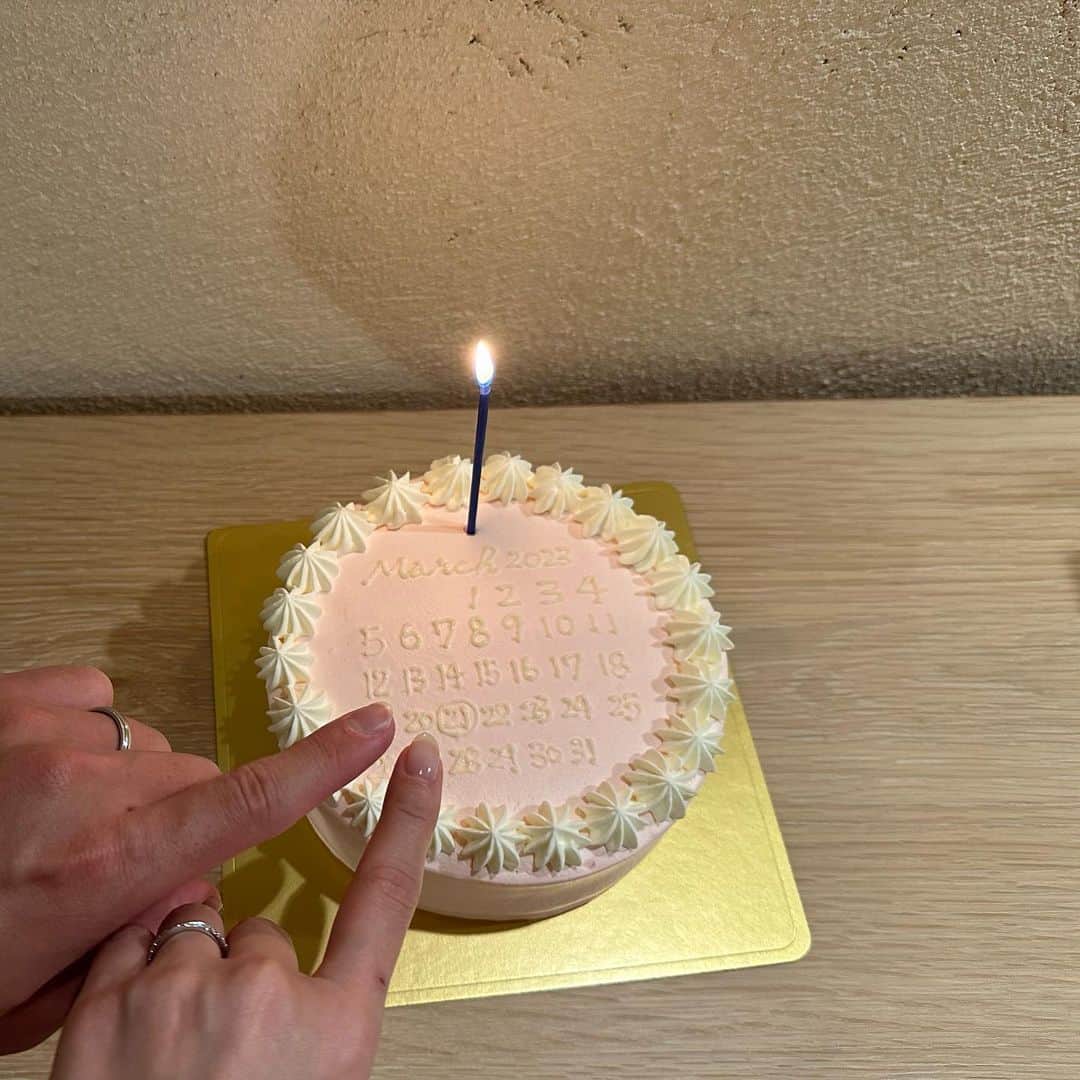 りこのインスタグラム：「0321🫶🏻🎂✨  これから毎年楽しみ〜」