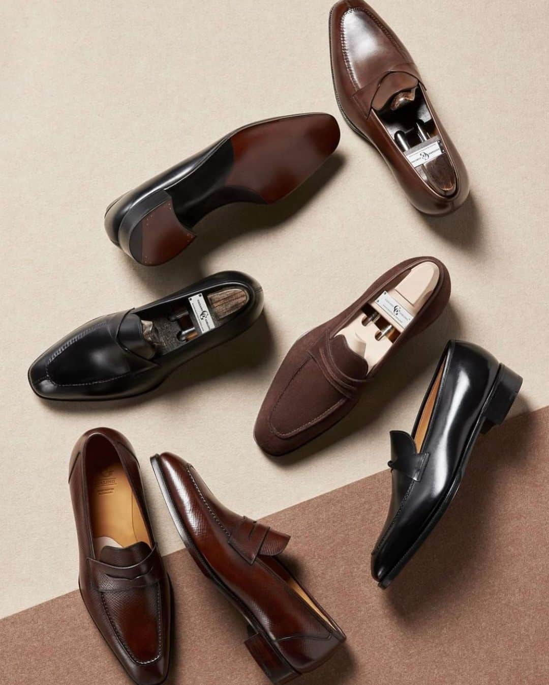 ガジアーノ&ガーリングのインスタグラム：「A small selection of our favourite versions of the Antibes I.  With the reverse skin-stitched apron making the shoe a little more understated and sleek, see how simply changing between leather and suede or changing to an alternative colour from black or brown can totally transform the aesthetic of the shoe.  Credit to @andreaseoul_official for the main picture.   #gazianogirling #gazianoandgirling #mensshoes #andreaseoul #antibes #ggantibes #savilerow #madetoorder #madeinengland」