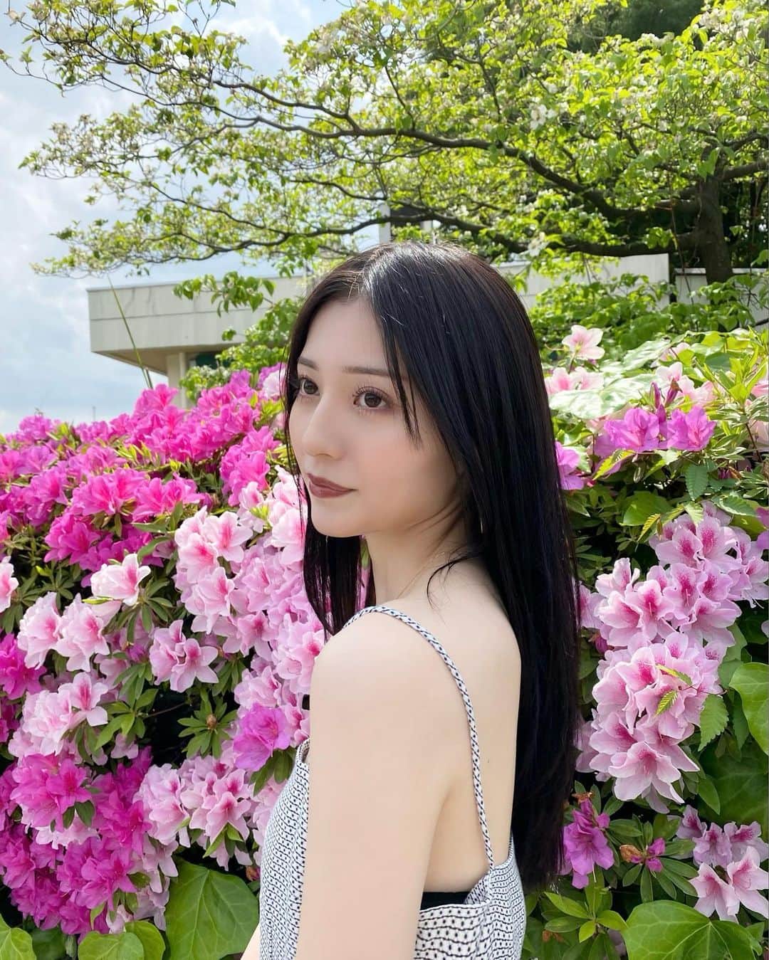 吉井美優のインスタグラム：「🪷🍃  かわいワンピース 好きなタイプ ❤︎ #rielle_riche   今月もまつげメンテナンス 有難う御座いました 😶‍🌫️✨ @yui.eye」