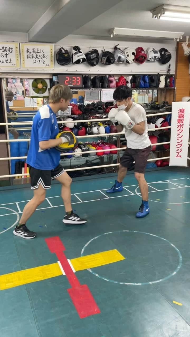 のインスタグラム：「ミット打ち  #渡嘉敷ボクシングジム #boxing #boxer #ミット打ち」