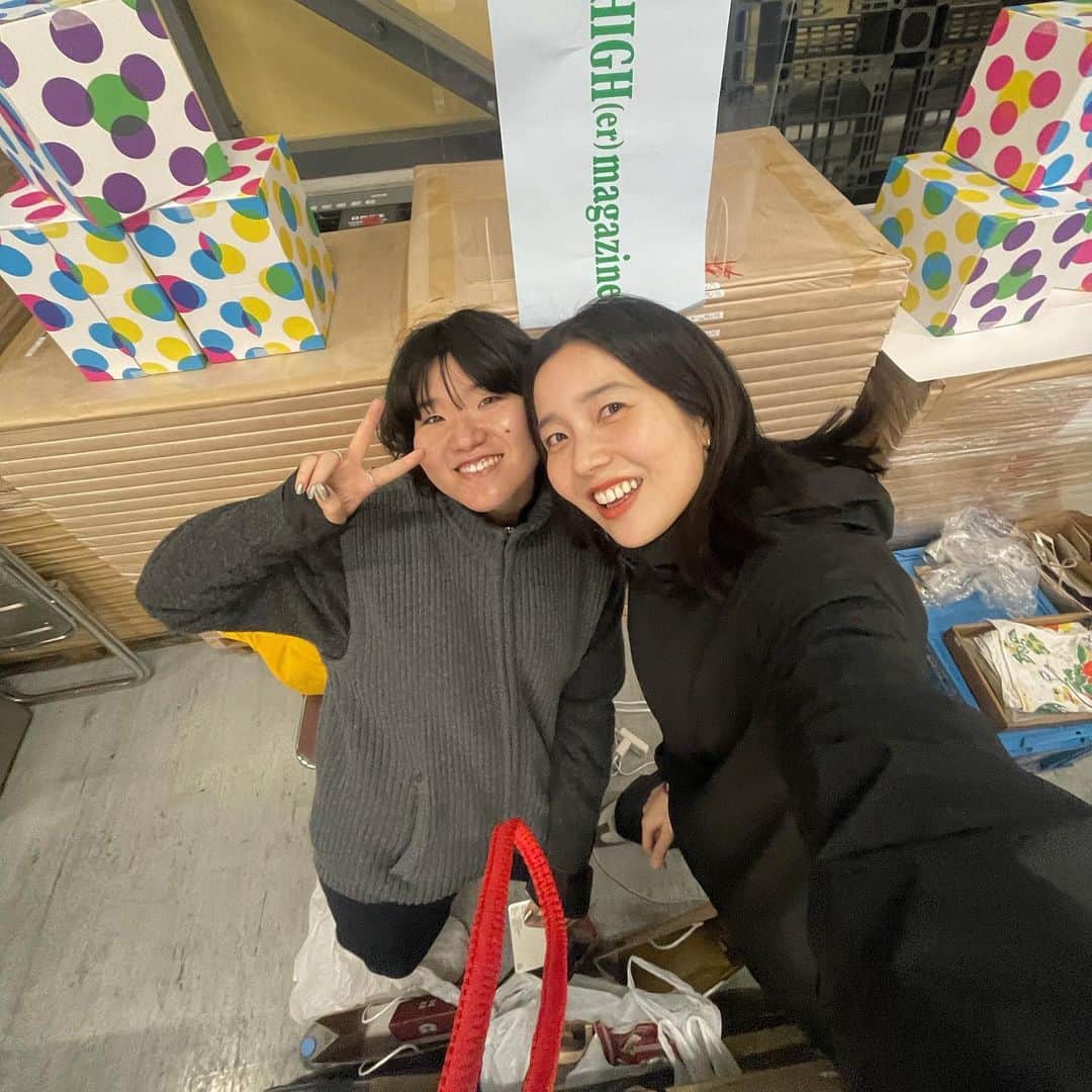 haru.さんのインスタグラム写真 - (haru.Instagram)「@fujiwara_printing の心刷祭⋆͛❤︎⋆͛  工場のみなさんと直接お話ししたり、印刷機についていろいろ教えてもらったり、ポスター刷らせてもらったり..印刷工場のお祭りって楽しいぃ….⌒✩  藤原印刷のみなさん、私たちのブースに遊びにきてくれたみなさま、ありがとうございました(◜◡◝)」4月22日 20時41分 - hahaharu777
