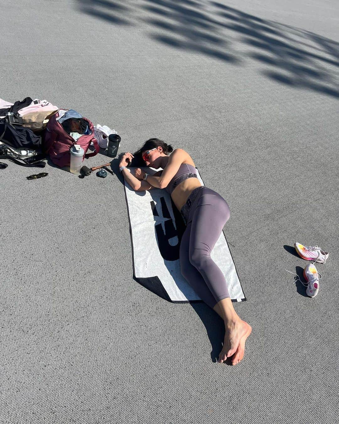 アンナ・キールバシンスカのインスタグラム：「Korzystam z ładnej pogody 🥵」