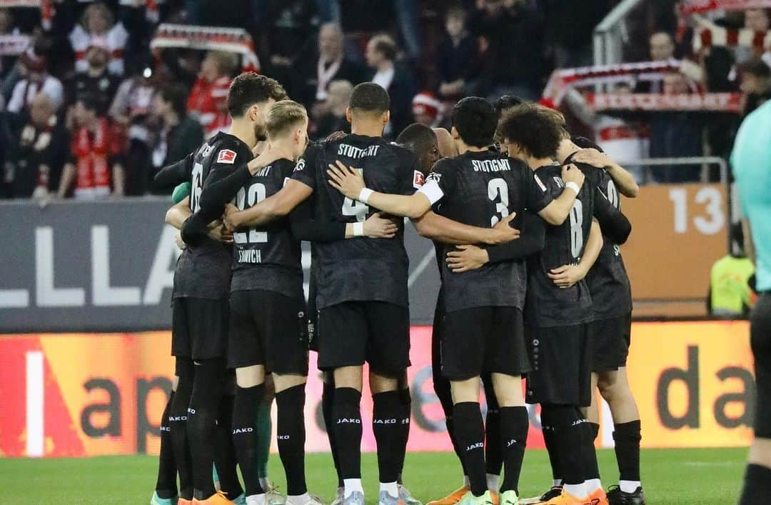 遠藤航さんのインスタグラム写真 - (遠藤航Instagram)「.. .We wanted to get 3 points but important point yesterday. We stay positive and try to win next match at home! Thank you for your amazing support @vfb fans!! . #vfb #stuttgart #germany  #bundesliga #🇯🇵 #🇩🇪 #team #together #positive #immerweiter #wataruendo」4月22日 20時44分 - endowataru