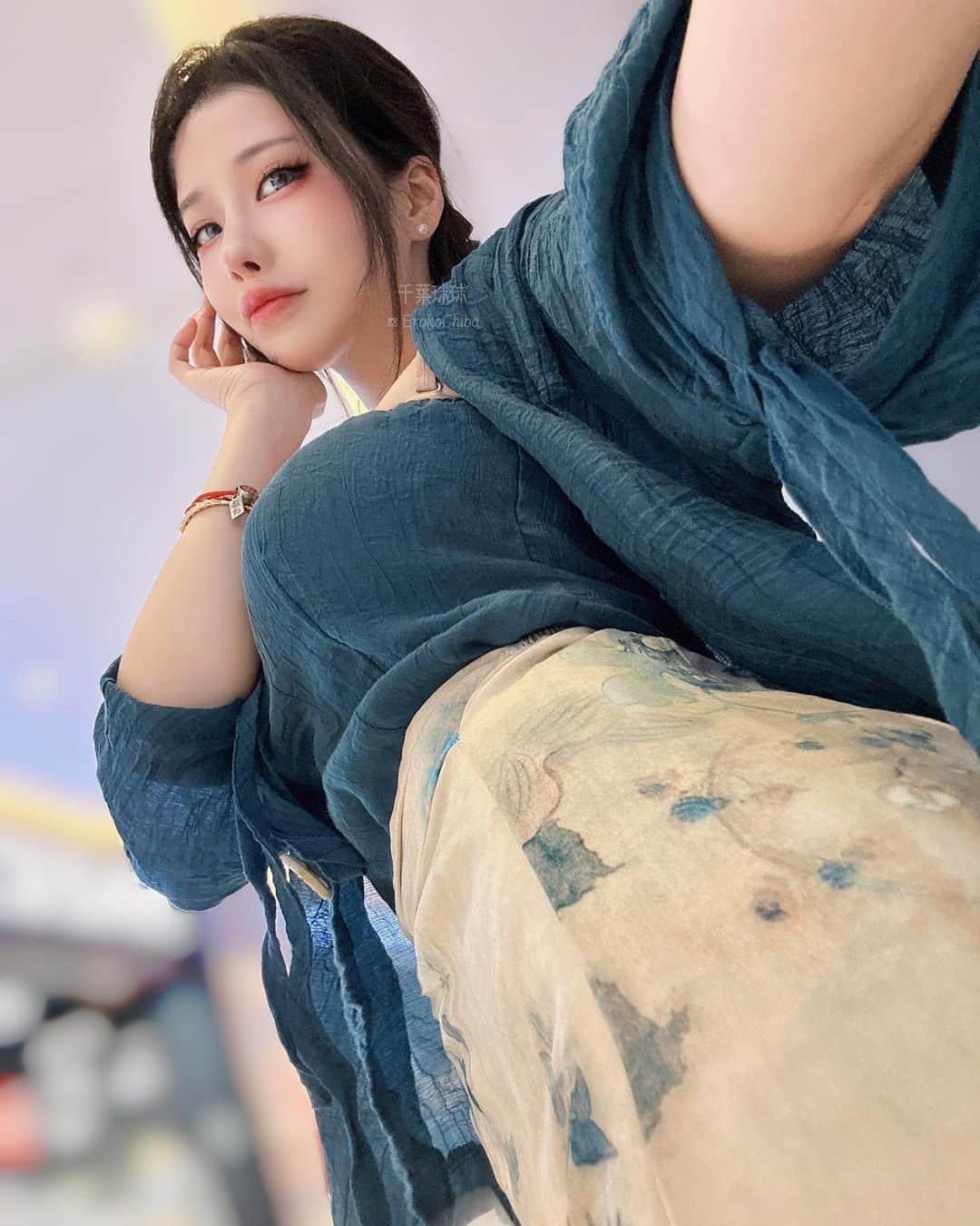 EROKOのインスタグラム：「Looks like mommy today😂」