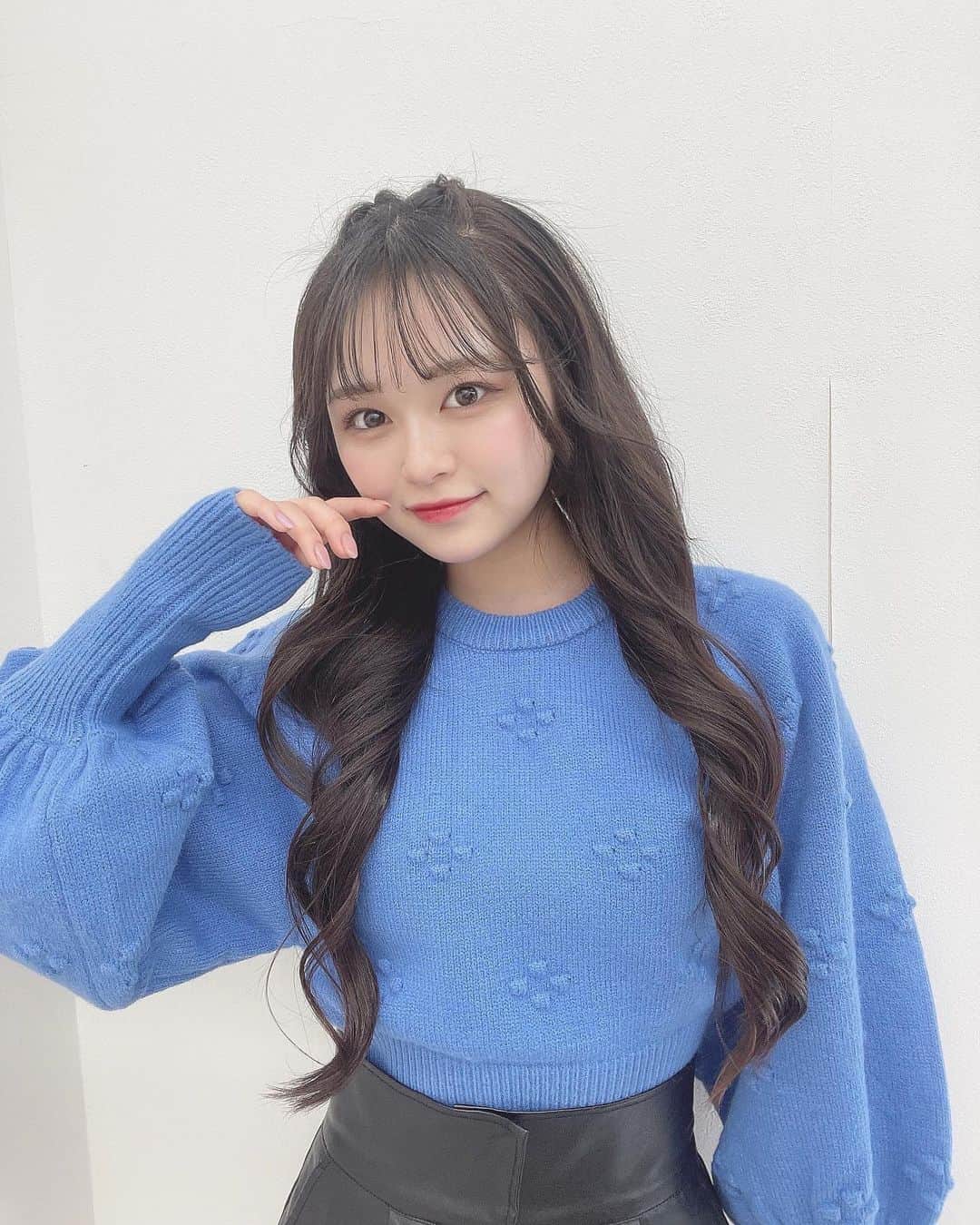 のインスタグラム：「♡♡♡  「MARQUEE祭mini vol.147」、「春のシブサン大集合大特典会」 ありがとうございました！！ 大特典会は私服だったよ~！！🫐🤍 みんなとたくさんお話しできてとっても楽しかったです🫧  そして！ 今年度の副リーダーになりました。 shibu3projectもっともっと大きくなれるように頑張りますので応援よろしくお願いします！！！  #吉田恵芽 #05 #ljk #アイドル  #shibu3project #シブサン」