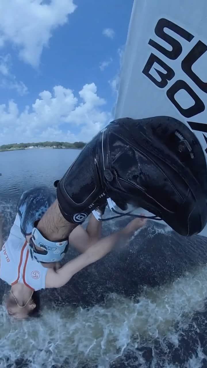 手塚翔太のインスタグラム：「POV hit from yesterday😎🔥 Enjoying the summer in Orlando🌴  🚤: @supra_boats  🏄‍♂️: @obrienwatersports 📷:@insta360」