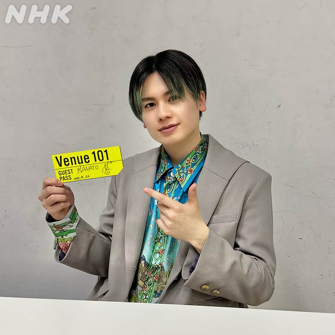 NHK「シブヤノオト」さんのインスタグラム写真 - (NHK「シブヤノオト」Instagram)「「Venue101」 このあと23時から生放送⚡  ☝BEFIRST☝①  ゲストパスに サインをいただきました🎫🖊  #BEFIRST #Venue101」4月22日 21時02分 - nhk_venue101