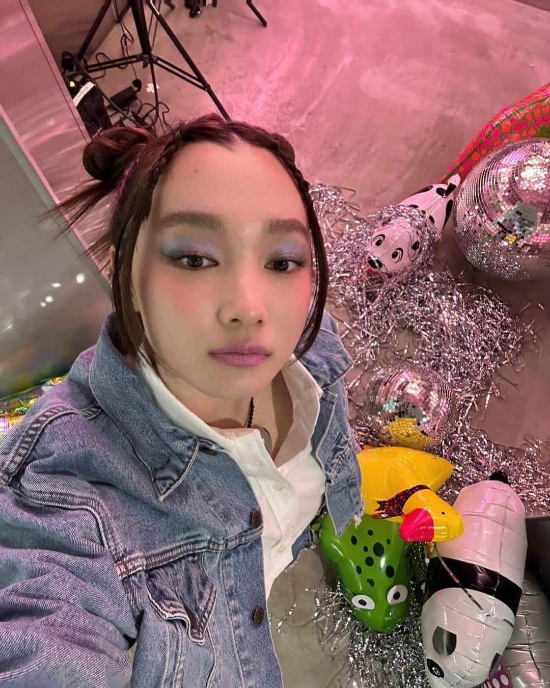 新野尾七奈のインスタグラム：「@ellegirl_jp  @louboutinworld」