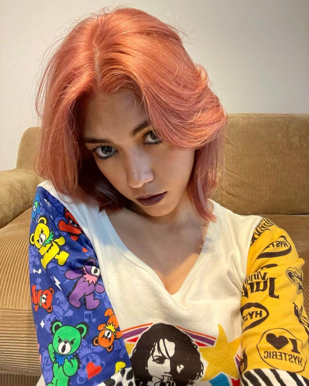 美南レイラさんのインスタグラム写真 - (美南レイラInstagram)「東京リベンジャーズ　前編　🔥  ぼったくりバーの店員役で出てます❤︎  探してみてね🌺🌺🌺🌺🌺 (くっそ態度悪いのですぐわかると思う)  こんな素敵な機会を下さって本当に嬉しかったです💥💕  #東京リベンジャーズ#東京りべ」4月22日 21時10分 - reyla__25