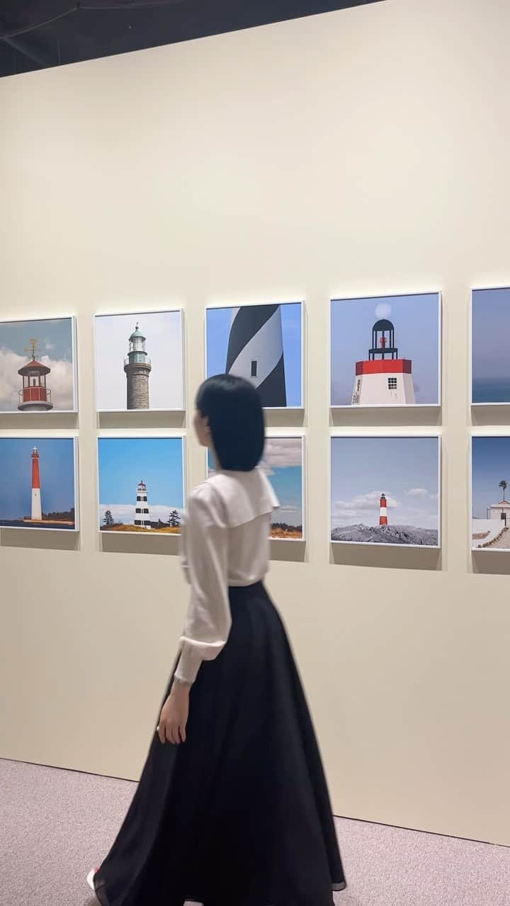 猪瀬百合のインスタグラム：「ウェス•アンダーソンすぎる風景展📸✨ コンセプトごとに色が違くて、 そして全部実在する場所の写真がたーーーくさん！ ワクワクと発見が止まらなかったヨ🤤💗 行きたい場所がたくさん見つかりました✈️♡  빨리 여행가고싶다~! 특히 해외가고싶어어어  I wanna travel soon!  Especially, I would like to go abroad🌍✨✨  #ウェスアンダーソンすぎる風景展 #ウェスアンダーソン #wesanderson #photo #fyp #미술관」