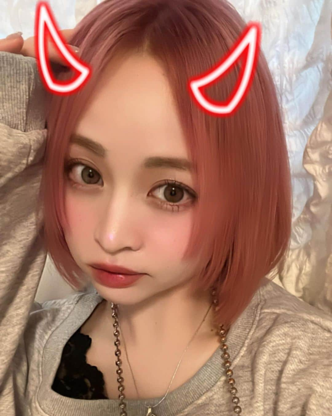 じゅりのインスタグラム：「🎀💕💓💗  髪の毛ハイトーン復活🫶🩷 好評だったピンクにしたよ☺️ どうかな〜？？？o(^.^)o♡ˎˊ˗  @momo_fjnm さん スペシャル可愛くしてくれて ありがとうございます🥹🙏🤍🤍🤍  そして❕ 明日はついにフリマ🧺‪𓂃 𓈒𓏸 楽しみに待ってます🙆‍♀️ 来られる方は気をつけてきてください🫶 いっぱい話して写真も撮ろ〜〜〜📷🤍🤍🤍  【フリマ詳細🧺】  ✔︎日時・場所 4月23日 16:00 – 19:00 川崎市, 日本、 〒210-0006  神奈川県川崎市川崎区砂子２丁目９−７  #ハイトーン #ハイトーンカラー #ハイトーンボブ #ピンクベージュ #ピンクカラー #フリマ」