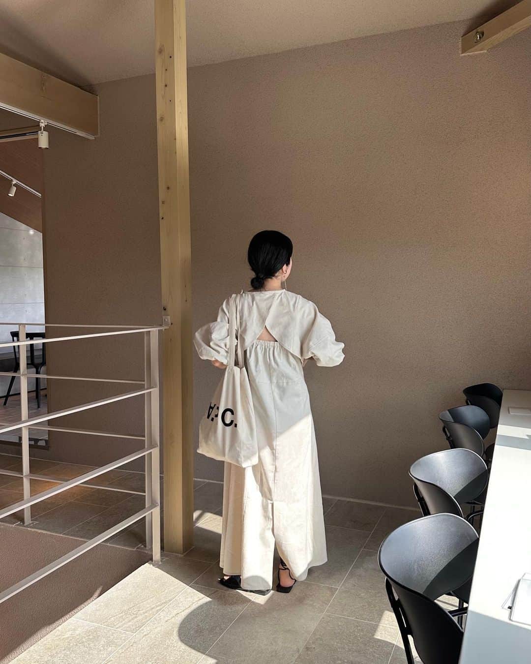 kannnaのインスタグラム：「chill〜♡ 最近暖かくなってきてて 嬉しいなあ〜 このカフェまた行きたい☕️ ゆっくりサイクリングしたい🚴♪」