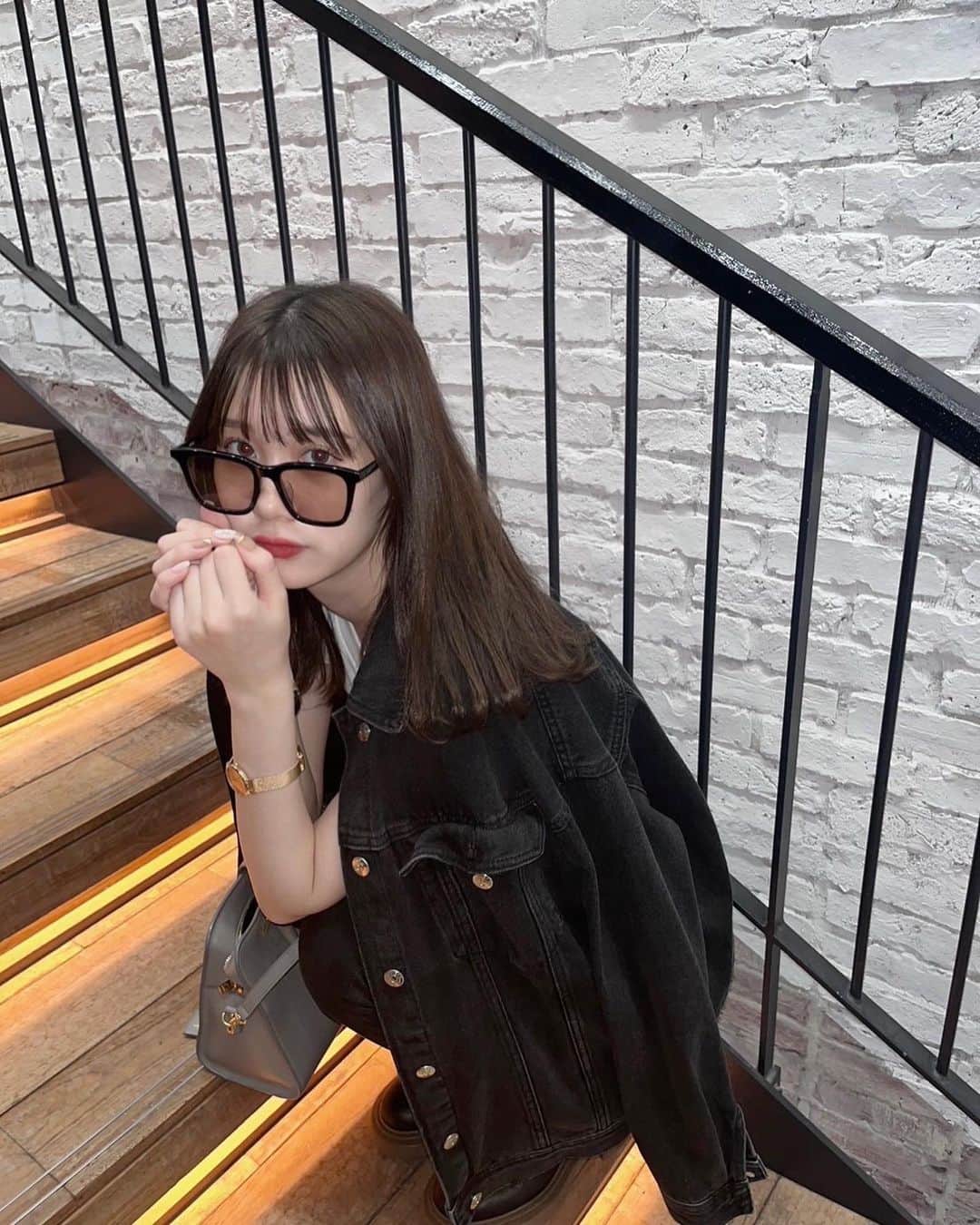 中野妃菜のインスタグラム：「土曜日だから夜投稿しちゃう☺︎ 新しいサングラス❤︎ 今のネイルお気に入り〜」