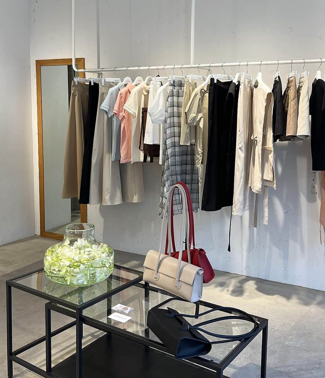 Vannie Officialのインスタグラム：「【 VANNIE U S/S POPUP 】  VANNIE U S/S POPUPにお越しいただいた皆さま、 誠にありがとうございました🌼  次回開催時にもお客様に足を運んでいただけますよう スタッフ一同精進いたします✨  今後とも、VANNIE Uを宜しくお願い致します！  #vannie_u #ヴァニーユー #zozoでしか買えない #POPUP #vannieupopupstore」