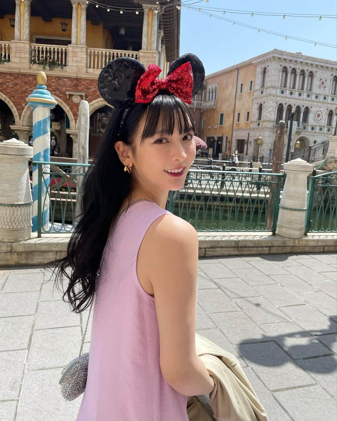 古川貴絵さんのインスタグラム写真 - (古川貴絵Instagram)「・ Disney sea 💕おそろコーデ☺️  裾のフリルが可愛いの💕💕  #unju #disneysea」4月22日 21時44分 - _kiegram