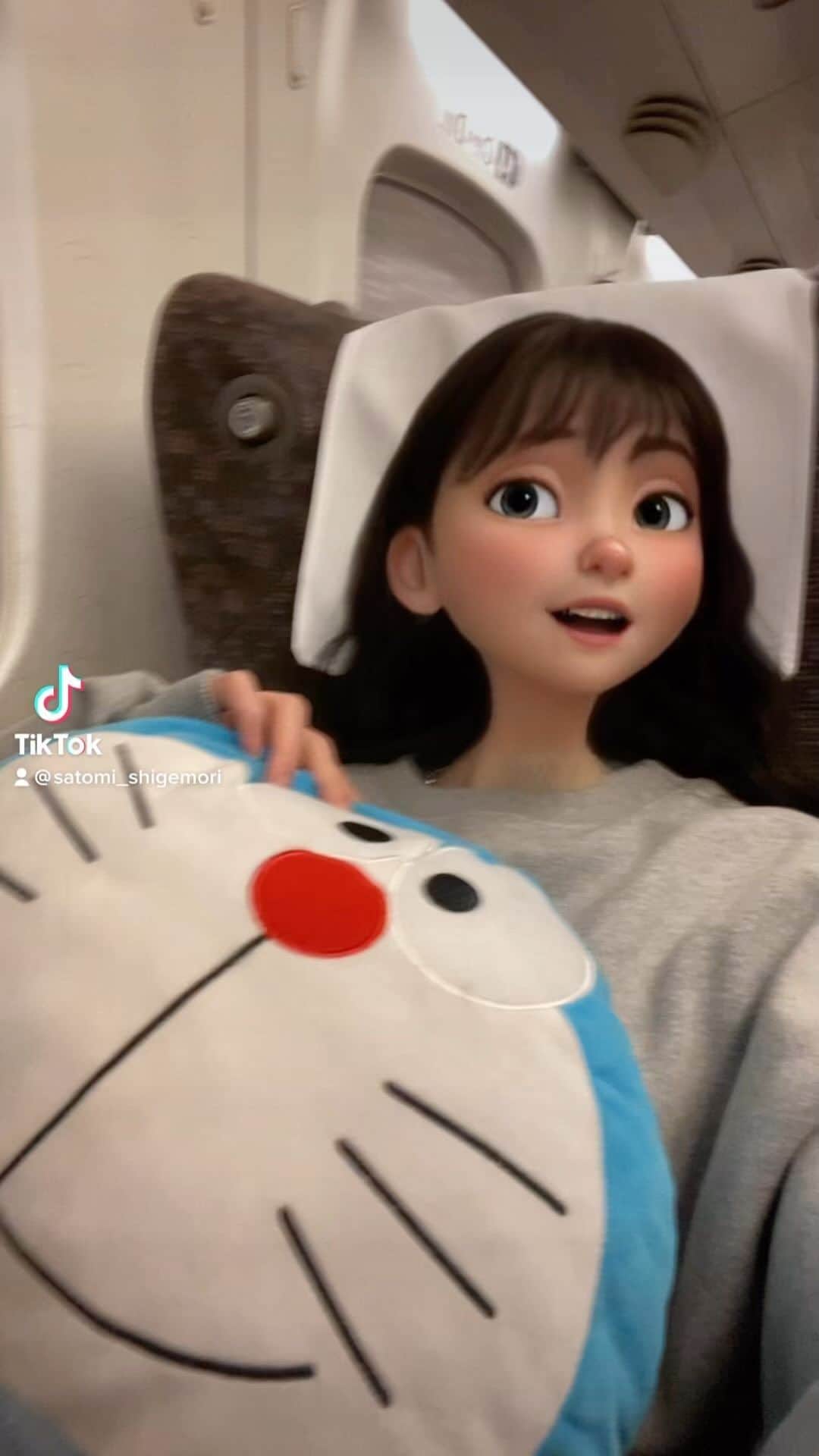 のインスタグラム：「重盛さと美、4/29(土)23:30〜23:58→NHK「パートナーはアジアの扉」以前に放送されたのが全国放送されます‼︎是非ご覧下さい‼︎ #重盛さと美 #NHK #パートナーはアジアの扉」
