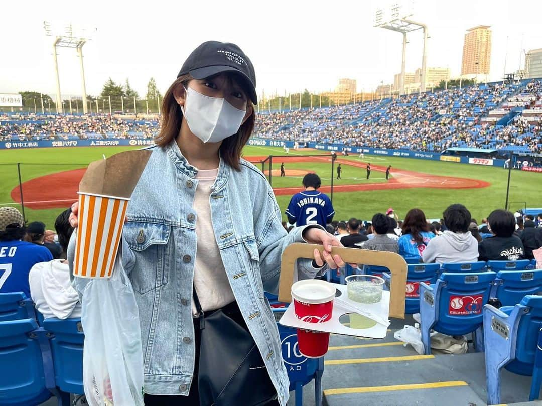 尾関梨香のインスタグラム：「この前久々の野球観戦⚾️でした〜 #明治神宮球場」