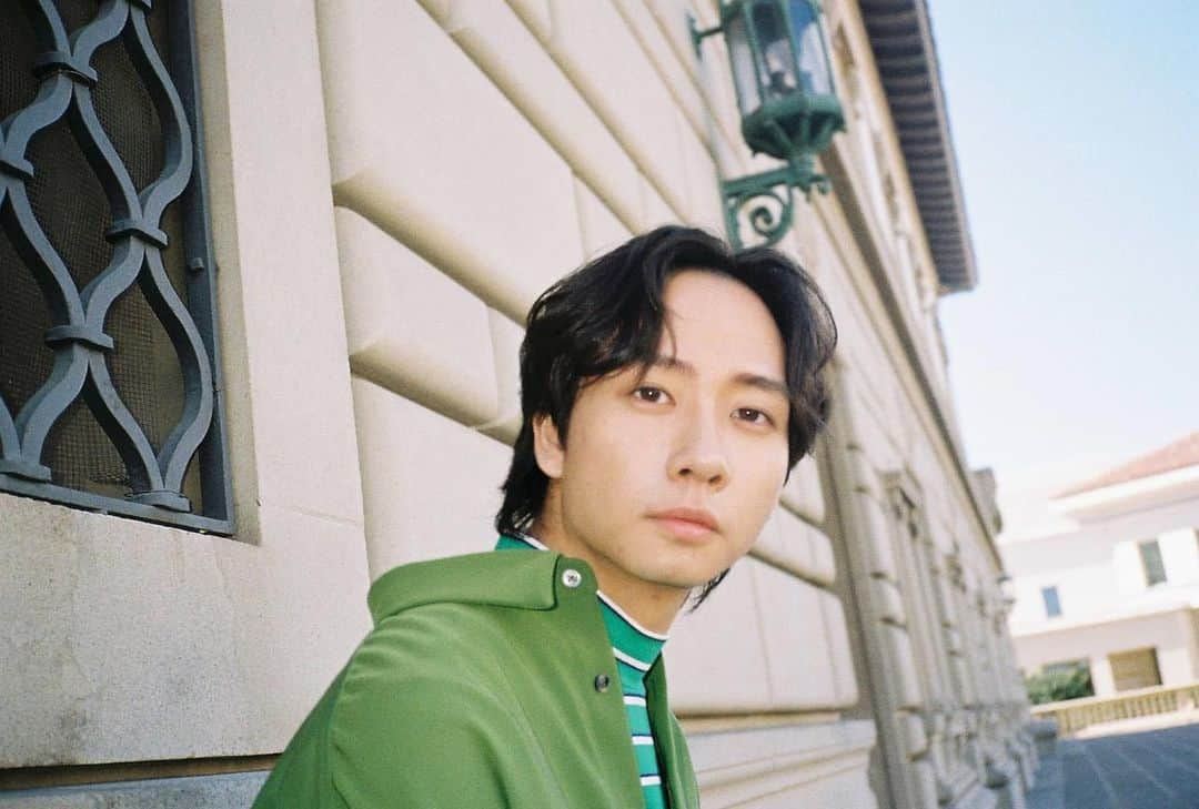 Travis Japan（トラジャ）さんのインスタグラム写真 - (Travis Japan（トラジャ）Instagram)「⁡ ⁡ He looks good in green😎💚 ⁡ 緑が似合ってイケてる〜😎💚 ⁡ #中村海人 #Umi ⁡ #TJgram #WorldwideTJ #Johnnys #TravisJapan」4月22日 21時49分 - travis_japan_official