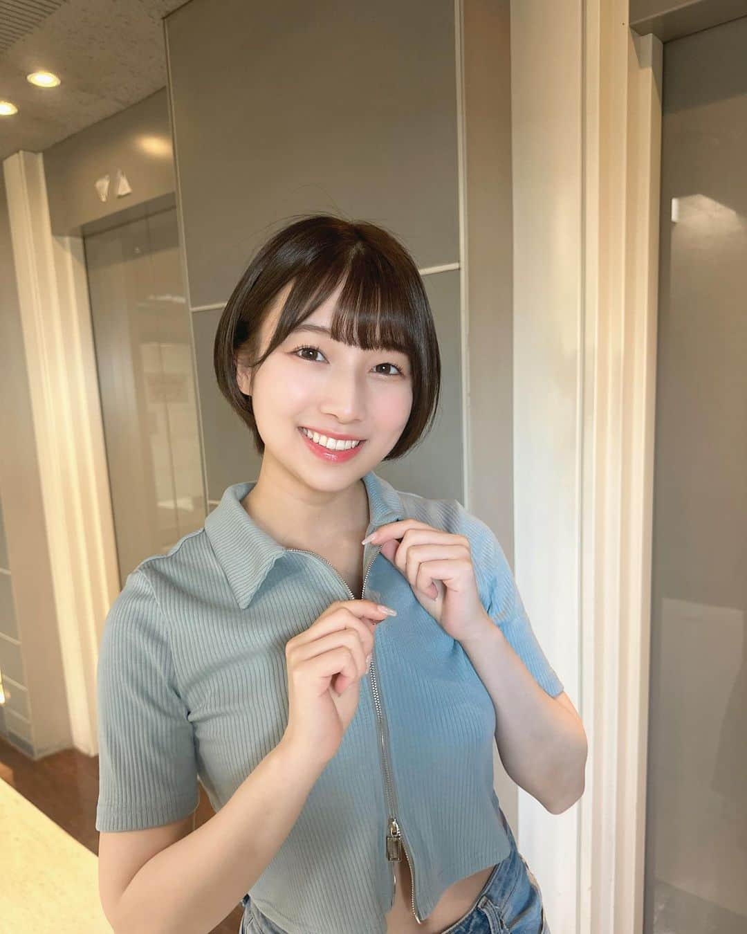 安部若菜さんのインスタグラム写真 - (安部若菜Instagram)「オンラインお話し会、ありがとうございました！  上からも下からもジッパー開けれちゃうんです😗  絶妙なバランスが大事です🙆 #shein#shein購入品#プチプラ#プチプラコーデ#gu#夏#夏コーデ#夏服」4月22日 21時49分 - _wakapon_