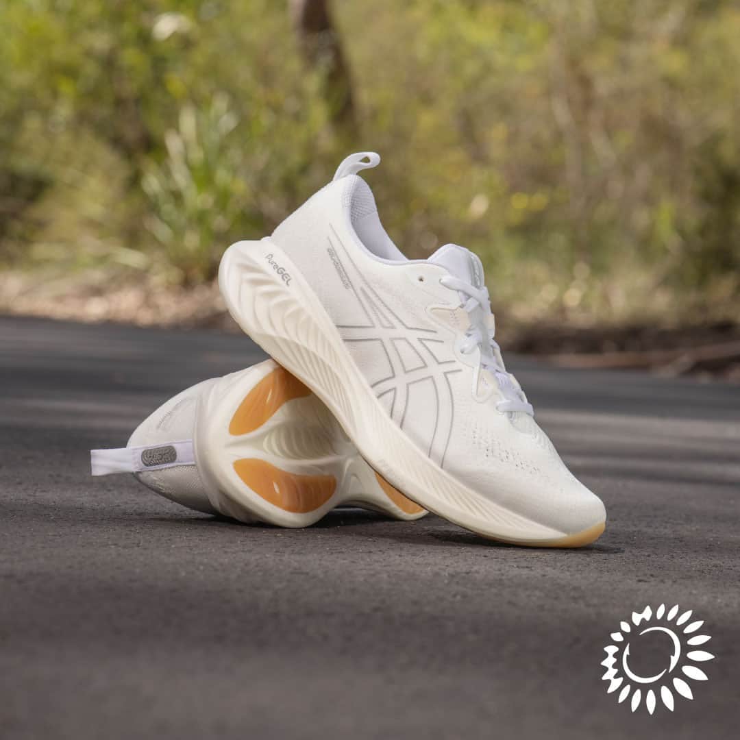 ASICS Americaのインスタグラム：「The new editions of the GEL-NIMBUS® 25 and GEL-CUMULUS® 25 shoes are made with less dye to help us reduce CO₂  emissions. This Earth Day, help us achieve our gal of net-zero. To learn more, go to the link in bio.」