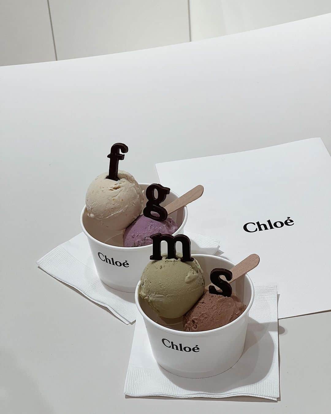 渡邉みさきのインスタグラム：「. Chloé🍨  #神戸カフェ#Chloé #クロエ#ジェラート」