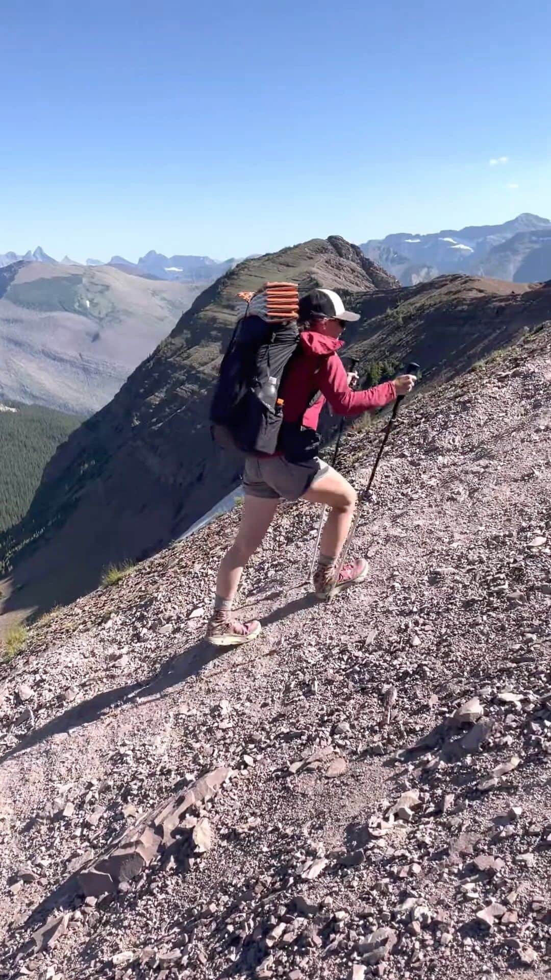 ホカオネオネのインスタグラム：「Happy Earth Day! We've teamed up with HOKA to share our favorite tips for getting outside whether you've hiked thousands of miles or are just starting out. Spending time outdoors is inspiring, thought provoking, healthy, and just plain-old fun! It's our favorite place to be!   @hoka #HokaPartner #FlyHumanFly #EarthDay」