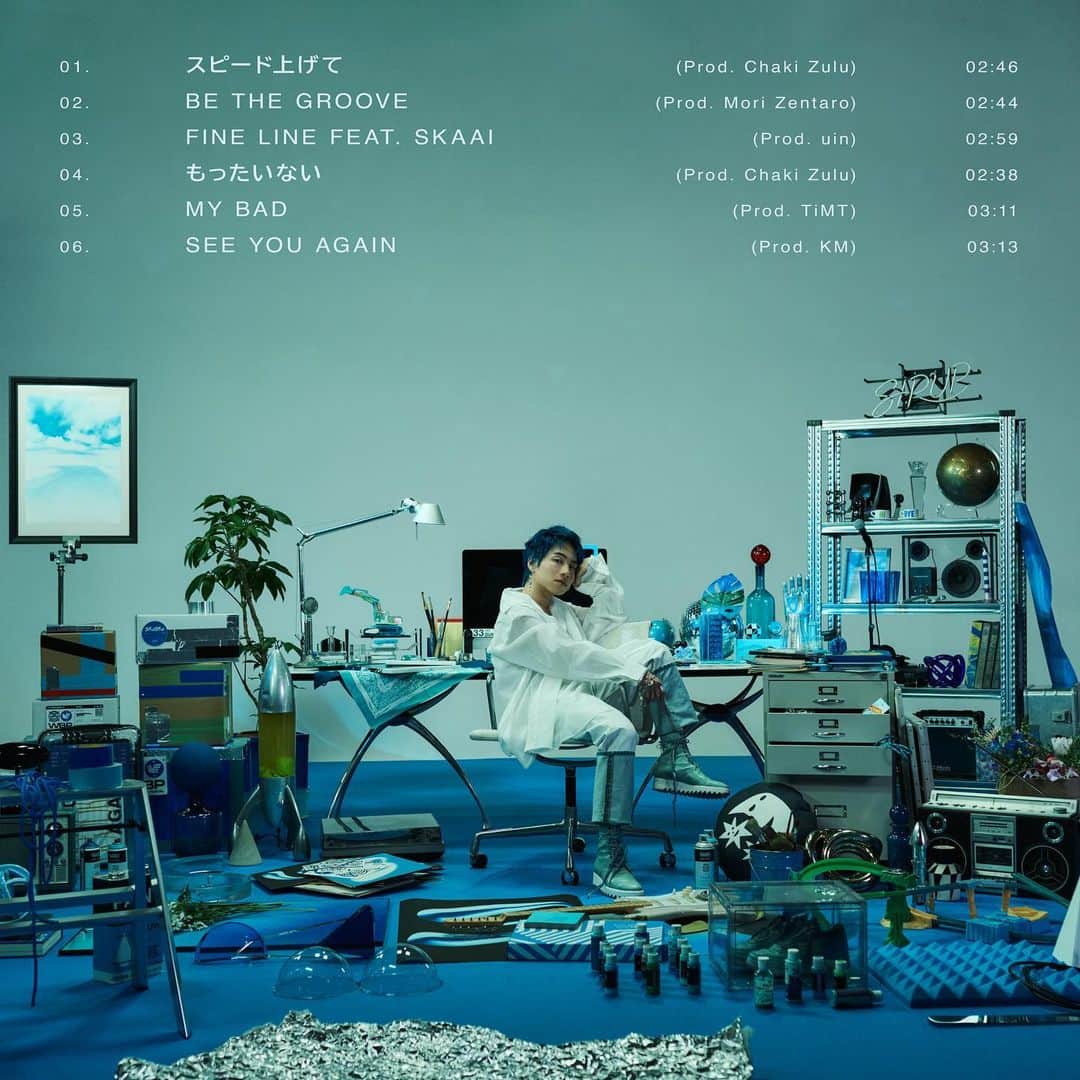 SIRUPのインスタグラム：「BLUE BLUR TRACKLIST!!!  最高のトラックメーカーと絶望と向き合いながら前に進むために作った曲たち！  音楽的にも挑戦し、新しいSIRUPが詰まってます！  リリースまであと４日！  こんなもんリリースされたらすぐ聞かなあかん！  思ったらPre-saveしてな！ リンクはプロフィールから💙  I got to make all the songs with some of my favorite producers, and the songs each tell a story about taking in the pain that comes with life, and turning that into something that makes life worth living.  BLUE BLUR is a project that really pushed me to expand the music I make, and I can’t wait for you to see a new version of “SIRUP”!  4 more days until the release, don’t forget to pre-save🙏🏻 Link in bio💙  M1 : スピード上げて (Prod. Chaki Zulu) Music : SIRUP, Chaki Zulu @yentowntokyo  Lyrics : SIRUP Sound Produced by Chaki Zulu  M2 : BE THE GROOVE (Prod. Mori Zentaro) Music : SIRUP, Mori Zentaro @mori_zentaro  Lyrics : SIRUP Bass : Funky (Soulflex) @funky_soulflex  Sound Produced by Mori Zentaro  M3: FINE LINE feat. Skaai (Prod. uin) Music : SIRUP, Skaai @skaai_theprof , uin @uinjp  Lyrics : SIRUP, Skaai Sound Produced by uin  M4 : もったいない (Prod. Chaki Zulu) Music : SIRUP, Chaki Zulu @yentowntokyo  Lyrics : SIRUP Keyboard : Atsushi Inoue (showmore) @atsushi__inoue  Sound Produced by Chaki Zulu  M5 : MY BAD (Prod. TiMT) Music : SIRUP, TiMT @timt__________  Lyrics : SIRUP Sound Produced by TiMT  M6 : See You Again (Prod. KM) Music : SIRUP, KM @kmmusic_official  Lyrics : SIRUP Sound Produced by KM  【Artwork】 Art Director, Designer : Masaki Watanabe (maxilla)  Photographer : Mitsuo Okamoto @mitsuo_okamoto Lighting Director : Masanori Abe Lighting Assistant：Toshiyuki Ryu, Takehiro Yasumoto Stylist : TEPPEI @stylist_teppei Hair : TAKAI @rr_takai_ Set Designer：Emi Kaneko @emi.kaneko_ Set Designer Assistant：Chisato Arikawa, Ayano Yoshizawa Producer : Seiya Suzuki (maxilla) @seiya02_23 Project Manager : Moe Niitsu (maxilla) @korokoromoe Production Assistant : Rise Haneda (maxilla)」