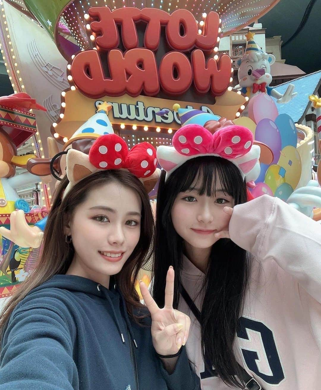 Tomokaさんのインスタグラム写真 - (TomokaInstagram)「LOTTE WORLD with my sis🇰🇷🫶 . . . . . #韓国 #韓国旅行 #韓国コーデ #ロッテワールド #韓国ストリート #韓国メイク #ストリート系女子 #パーカーコーデ #パーカー女子 #korea #koreafashion #koreatravel #koreanstyle #koreatrip #lotteworld #streetcode #ootd #mysis #japanesegirl #gap #한국 #한국여행 #롯데월드」4月22日 22時08分 - tomo.tomo0206